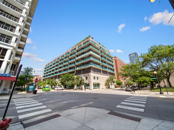 910 W Madison St, Chicago, IL