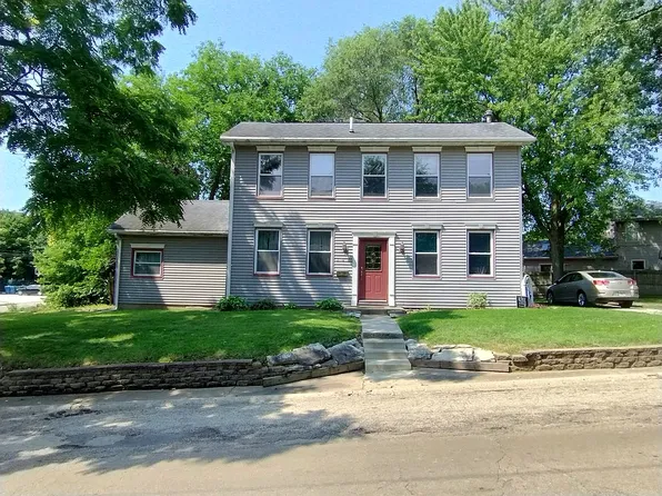 308 Pike St, Peru, IL 61354