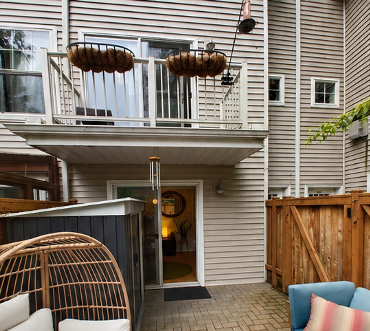 Beacon Hill Townhome — Photo 1