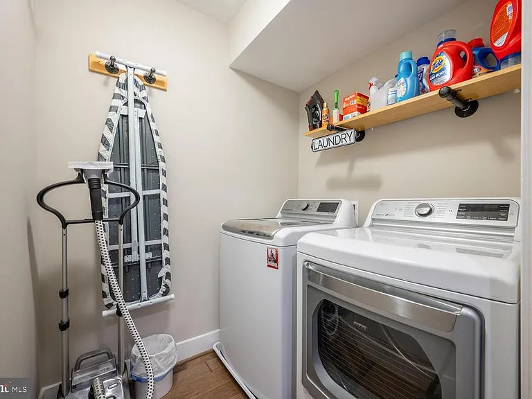 1126 N Stuart St — Photo 36