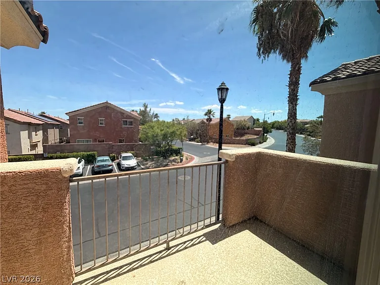 469 Royal Bridge Dr — Photo 11