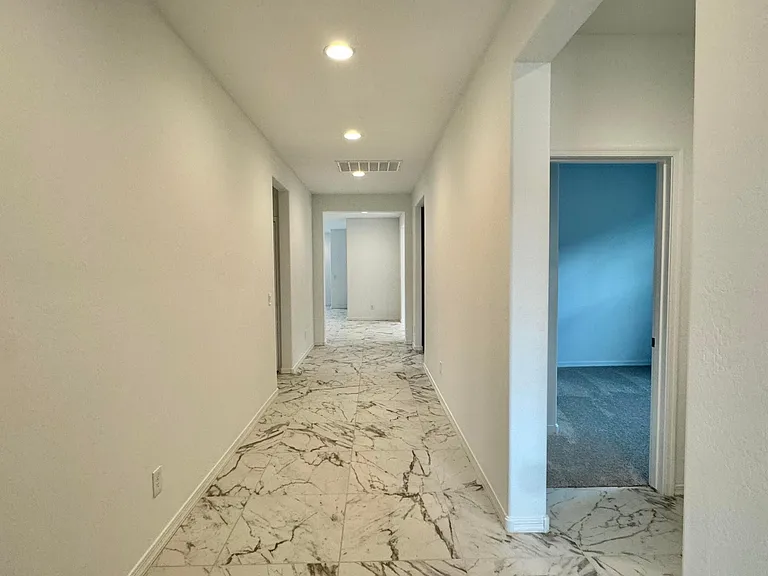 10214 W Indianola Ave — Photo 17