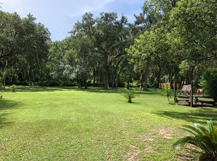 525 Old Dixie Ln, Oak Hill, FL 32759