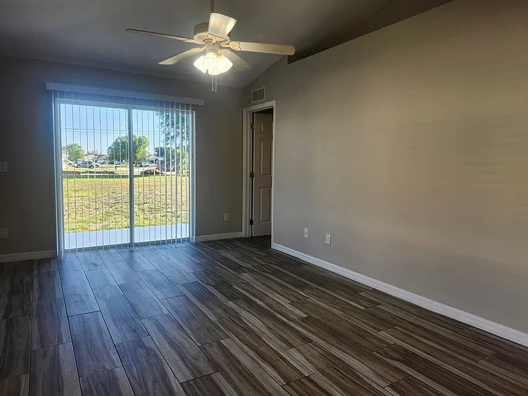 527 Hancock Bridge Pkwy — Photo 10