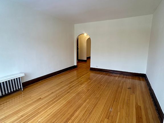 living room (angle 2)