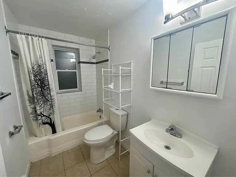 1218 Fennell Ave E #3 — Photo 3