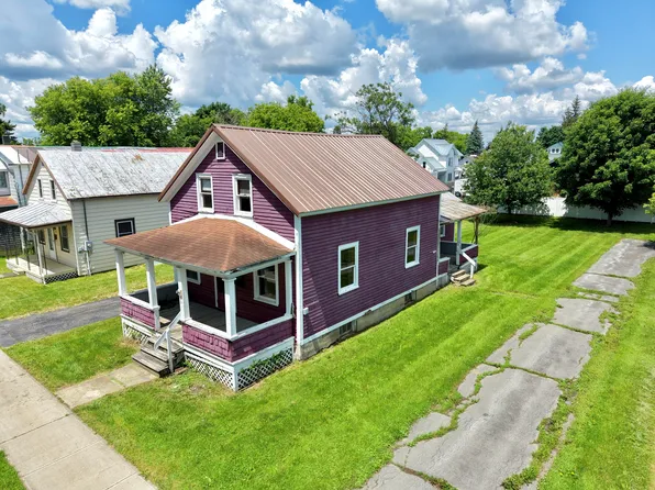 64 State St, Rouses Pt, NY 12979
