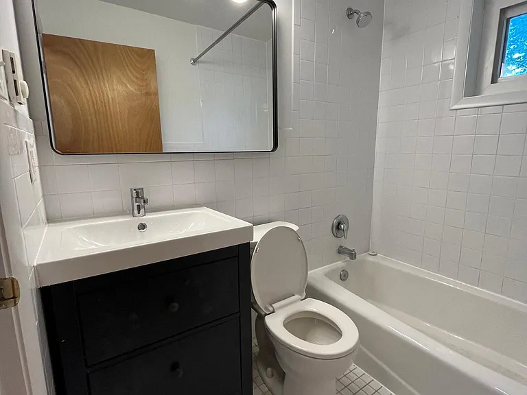 402 President Ln #B — Photo 10