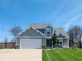 7410 Augusta Ln, Hudsonville, MI 49426
