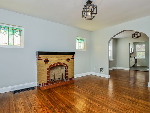 4th image of 5909 Hampton Ave