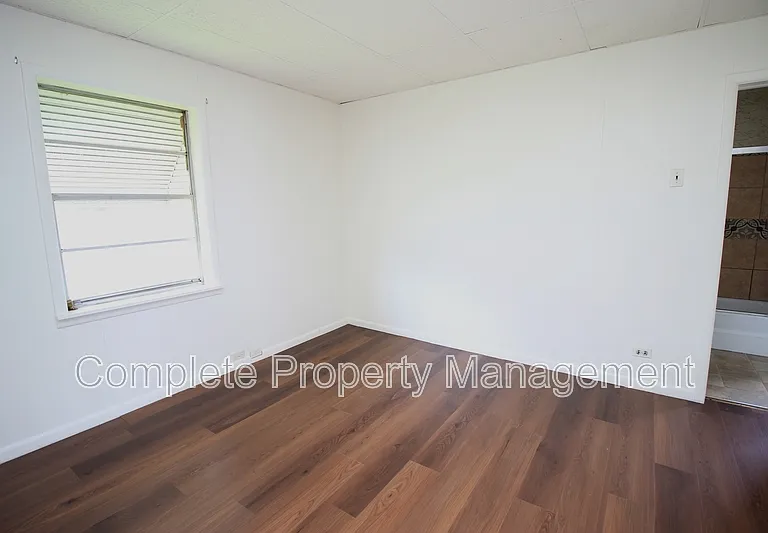 126 Front St — Photo 7