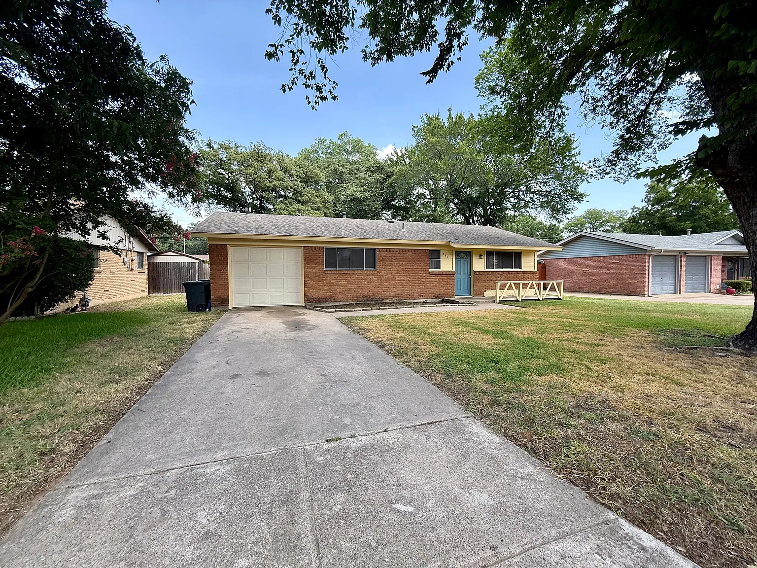 3 bed, 1.5 bath, 972 sqft, $1,665 — Photo 2