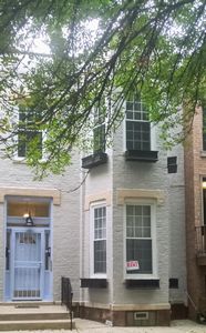 905 S Bishop St, Chicago, IL, 60607