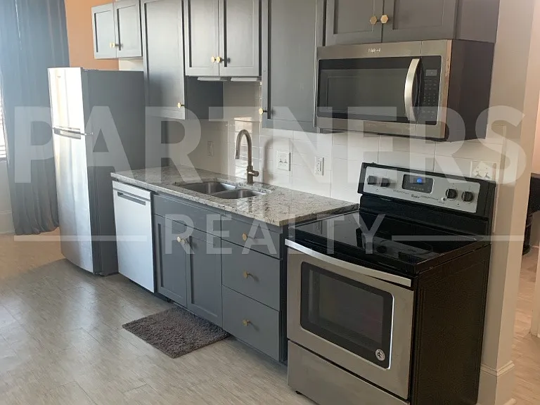 28 Monroe St #404 — Photo 25