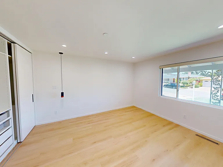 1257 Sleepy Hollow Ln — Photo 25