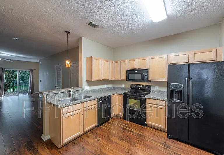 807 Scrub Jay Dr — Photo 17