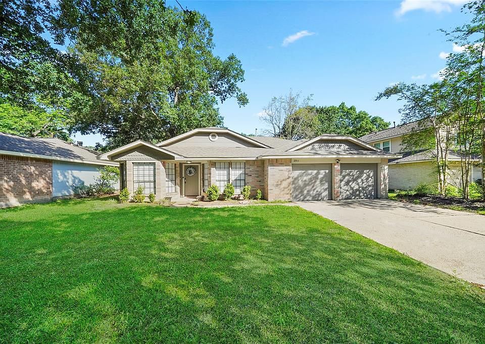 1st image of 2911 Parkwood Manor Dr