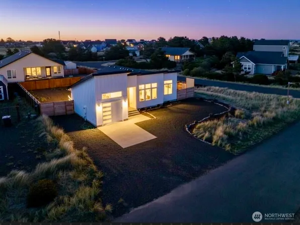 455 N Portal Loop SW, Ocean Shores, WA 98569