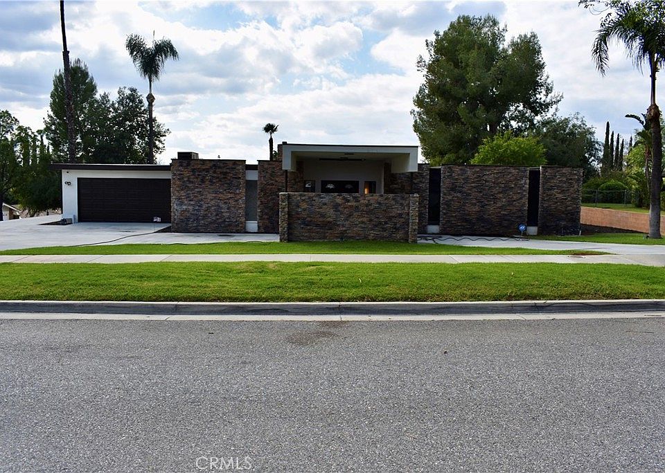1st image of 1156 Lyndhurst Dr