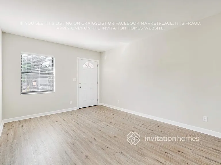 4025 Loys Dr — Photo 3