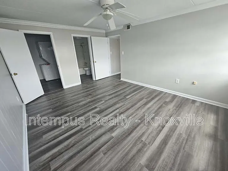 2749 Sullins St #304 — Photo 3