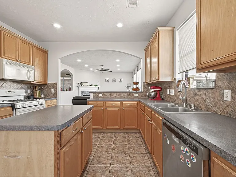 7023 Westford Park Ln — Photo 18