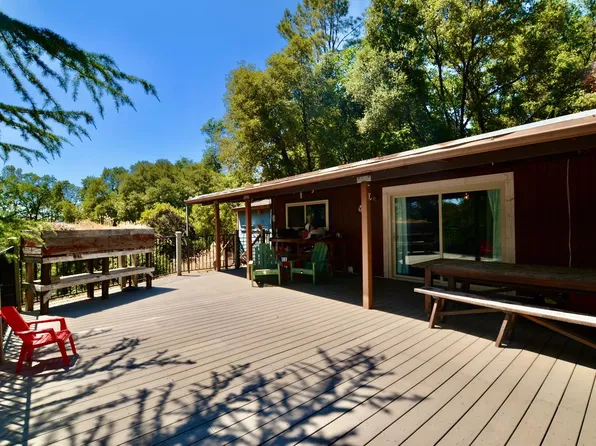 22466 Rambling Oaks Dr, Grass Valley, CA 95949