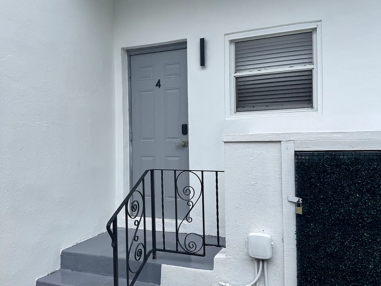 1301 NE 16th Ter — Photo 2