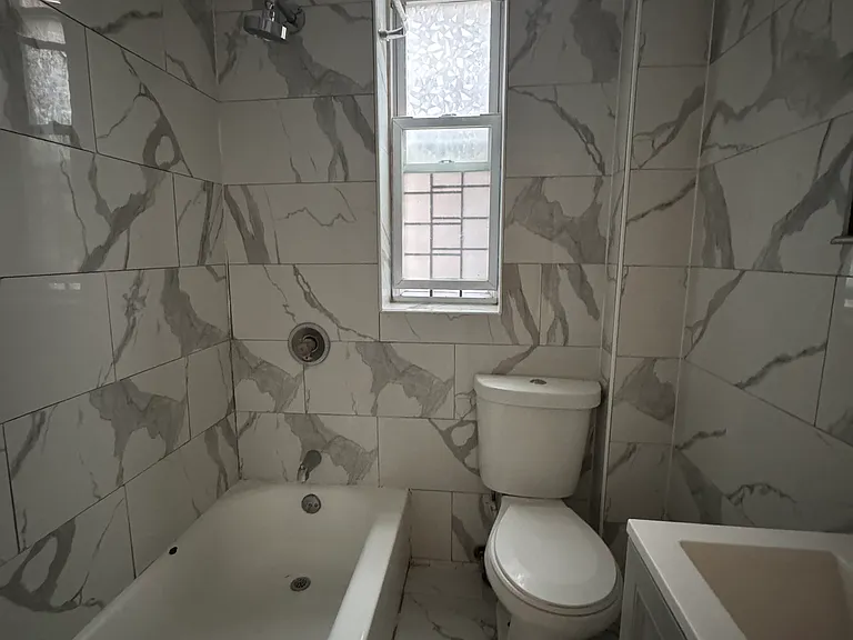 1029 College Ave #2 — Photo 9