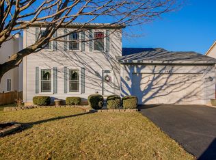 2482 Spring Valley Ct, Aurora, IL 60503