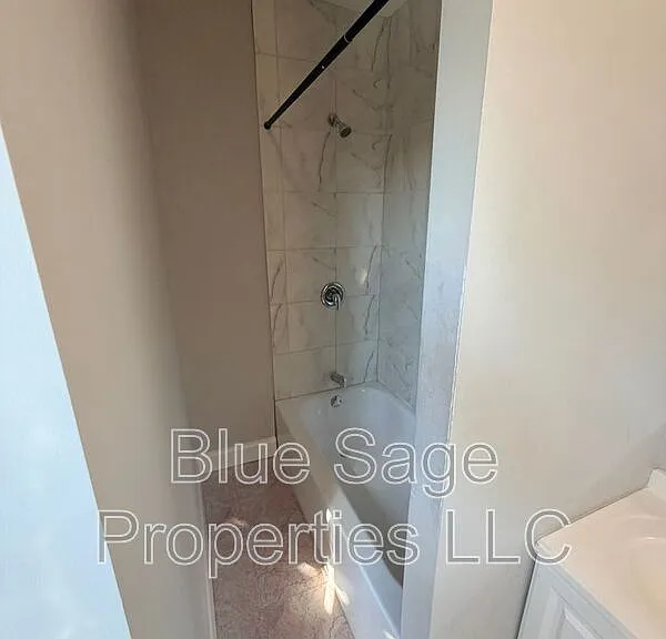 900-902 Church Ln #902 CHURCH LN — Photo 24