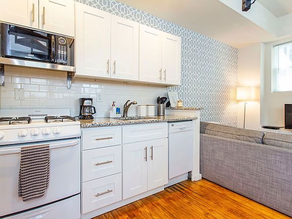 5th image of 2061 Kater St APT A
