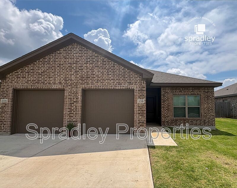 1st image of 203B Juniper Dr