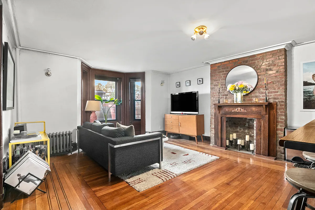 Building Photo - 150 Milton St #B