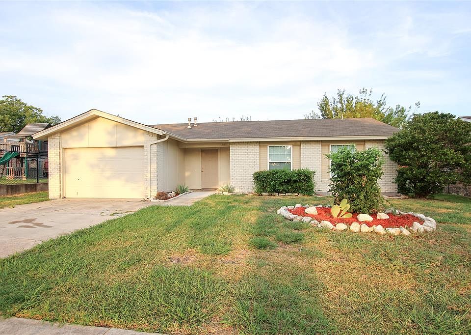 1st image of 3105 Daniel Dr
