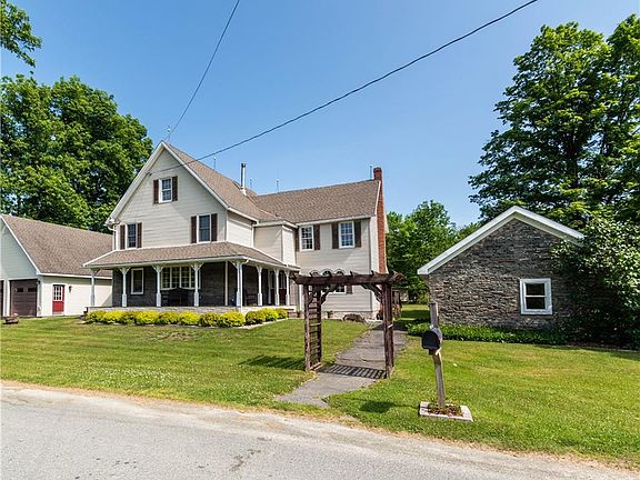 2nd image of 429 Peters Rd