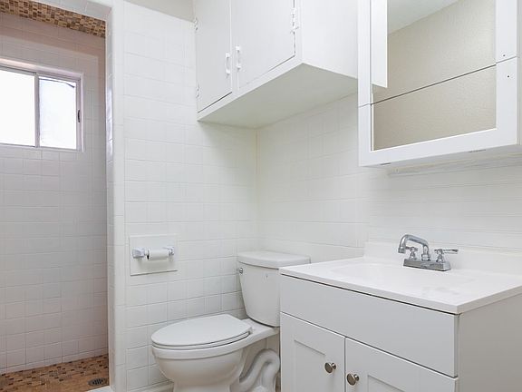 5th image of 516 N Roosevelt Ave #2