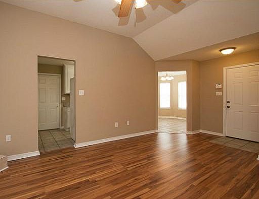 5th image of 8908 Marguerite Dr