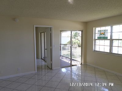 2nd image of 1528 SE Royal Green Cir #201