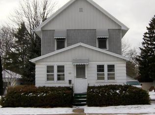 444 S Main St, Oconomowoc, WI 53066