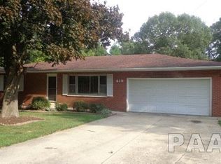 419 Neumann Dr, East Peoria, IL 61611