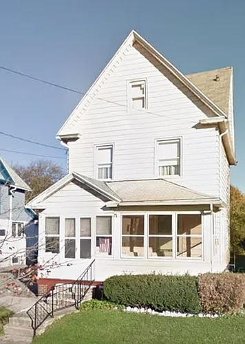 18 Robin St Photo 1