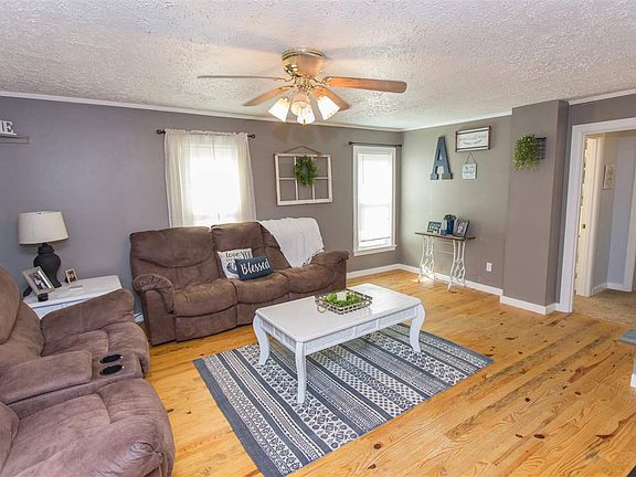 4th image of 14 School House Ln