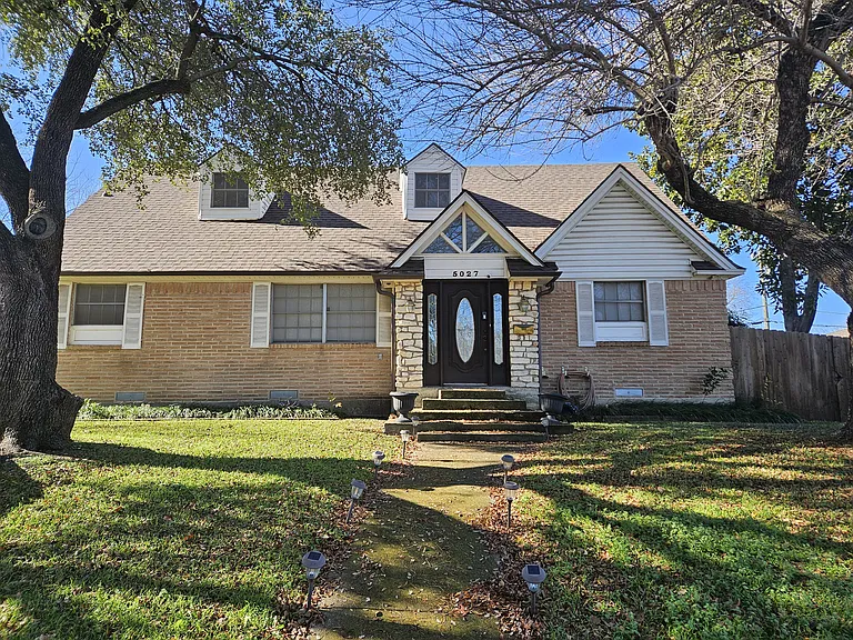 5027 Regatta Dr — Photo 3
