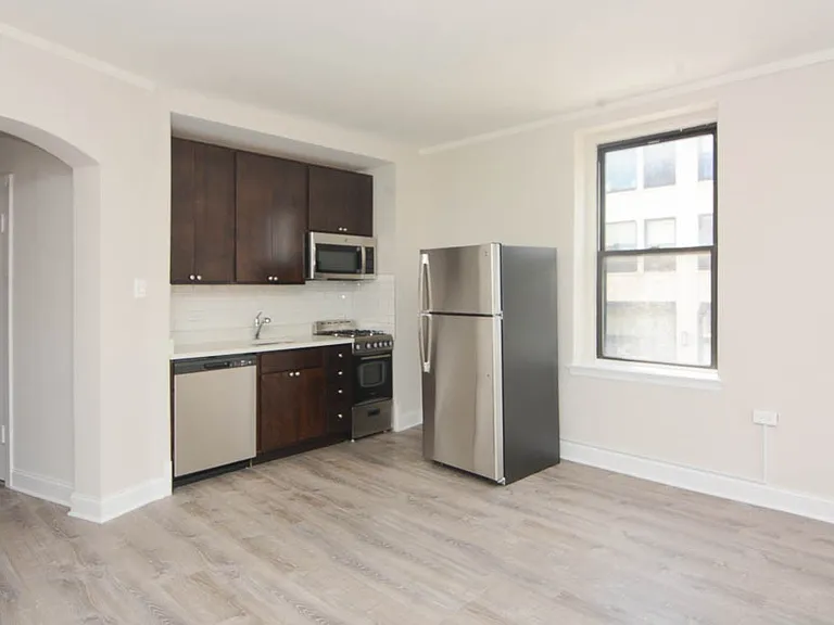 3335 W Diversey Ave #201 — Photo 7
