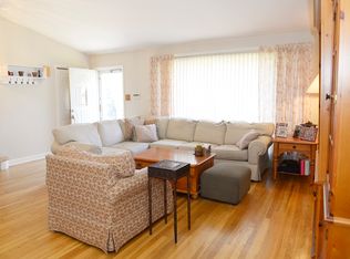7 Weldon Ln, Old Bethpage, NY 11804