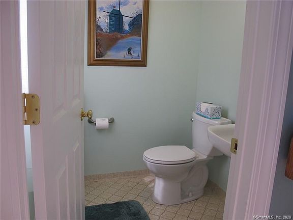 2nd image of 231 Blueberry Ln Unit 231