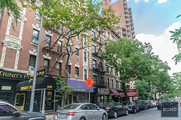 Rented by Bond New York | media 43