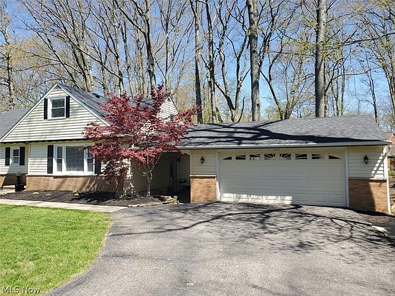 3rd image of 8237 Forestdale Dr