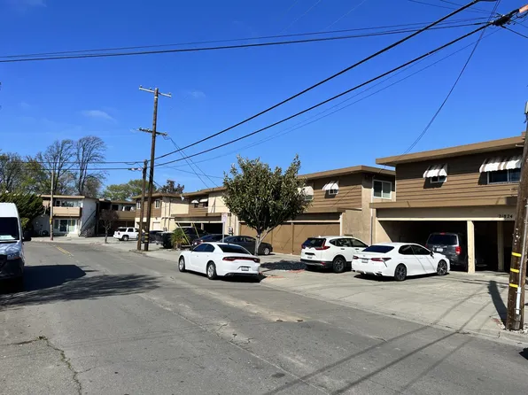 Thelma St, Hayward, CA 94541